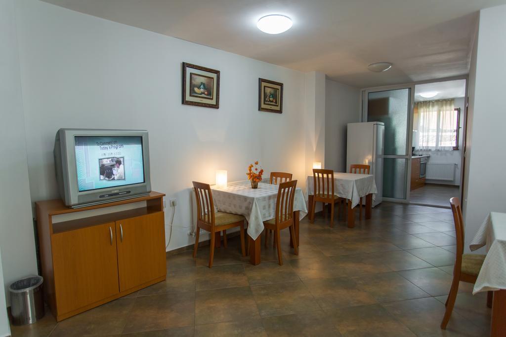Hera Guest House Cziflik Zewnętrze zdjęcie